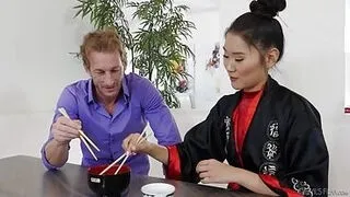 Aprender a comer al estilo asiático