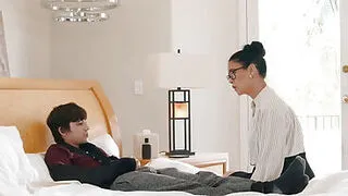 教師が生徒に手伝いをする