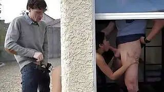 Asyalı Pizza Kızı İki Azgın Beyaz Adam Tarafından Seks Yapıldı